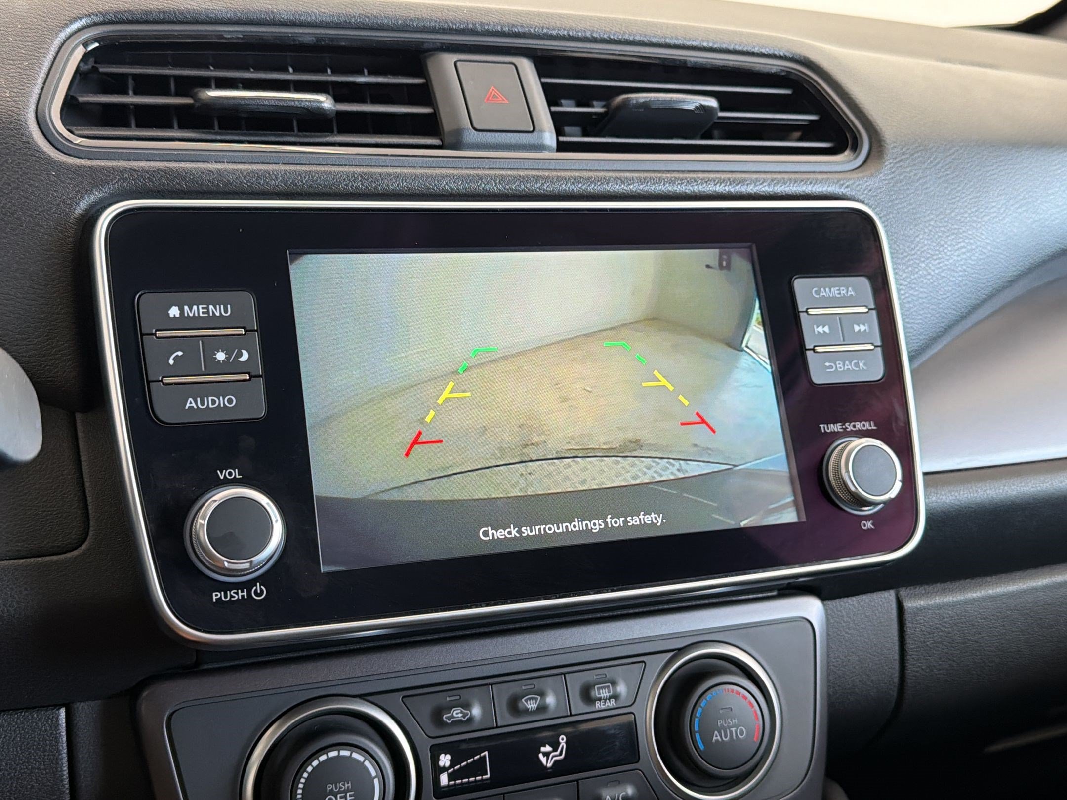 Used 2025 Nissan Leaf S FWD image 18