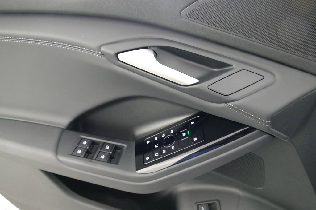 Certified 2025 Audi Q6 e-tron Premium w/ Convenience Package image 21