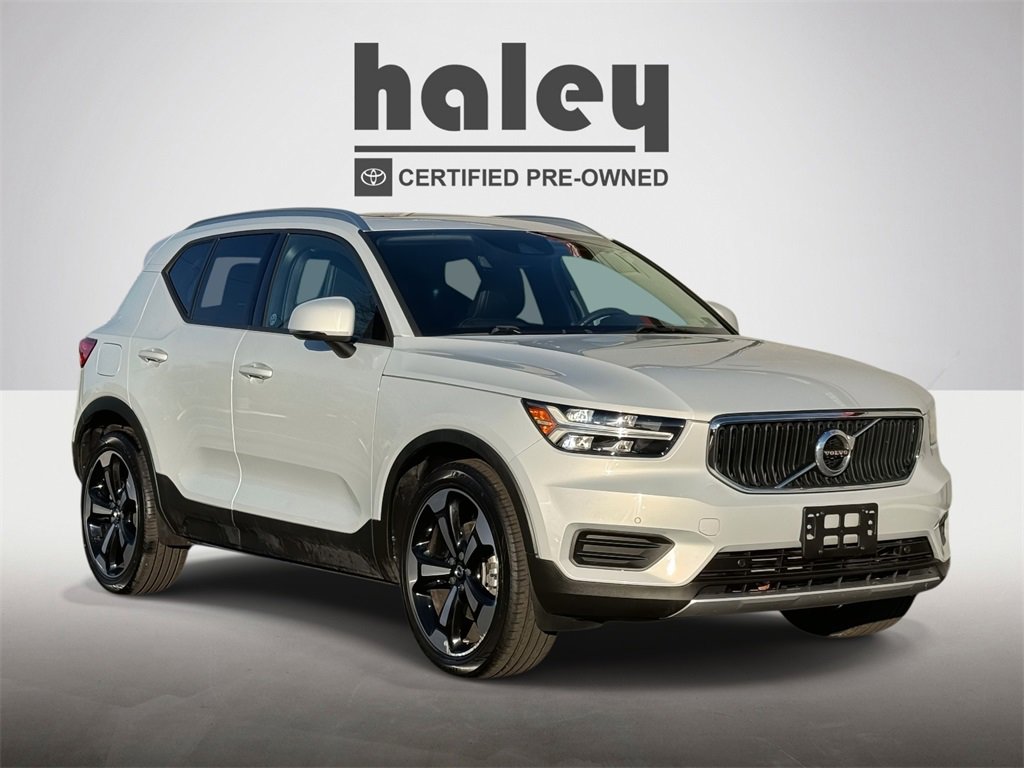 Used 2020 Volvo XC40 T5 Momentum w/ Protection Package Premier