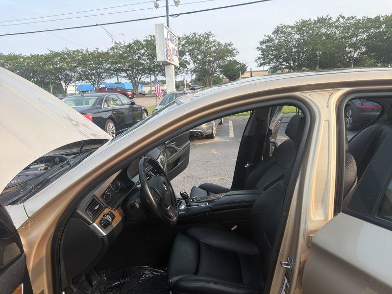 Used 2011 BMW 528i Sedan RWD image 10