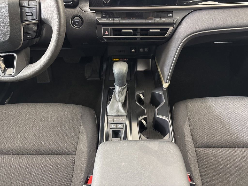 Used 2025 Toyota Camry LE image 22