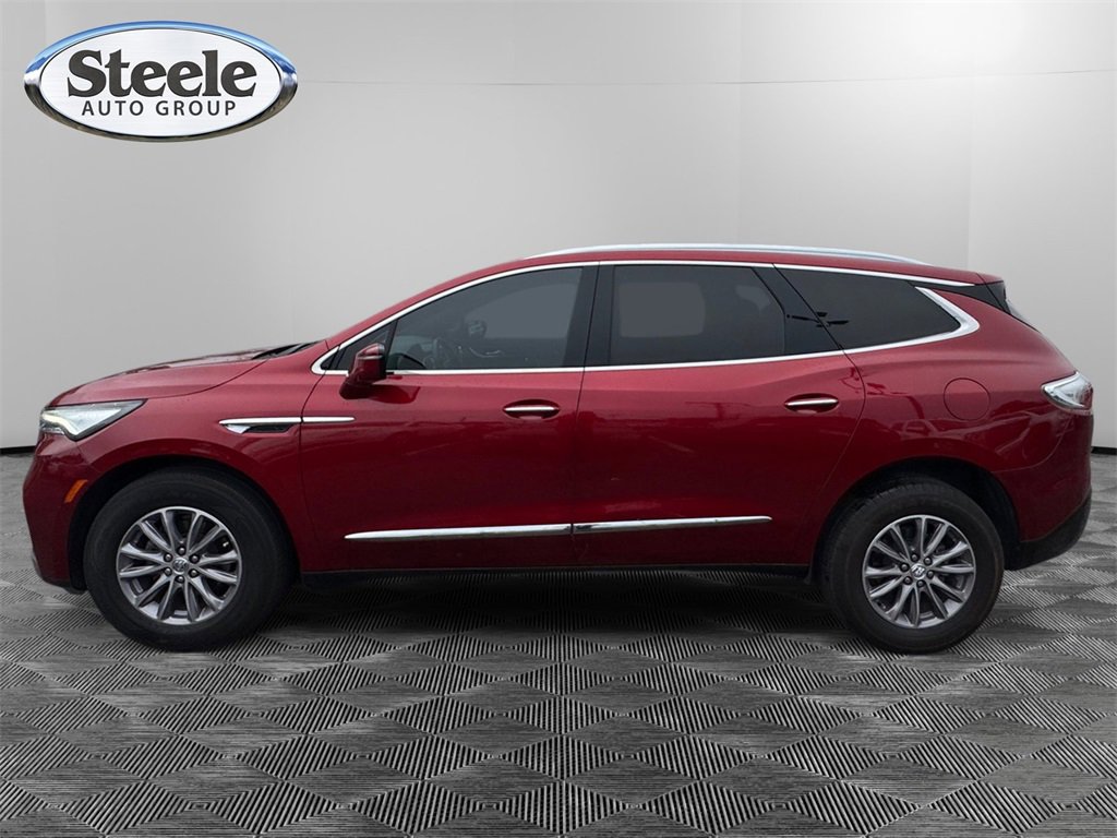 Used 2024 Buick Enclave Premium image 2
