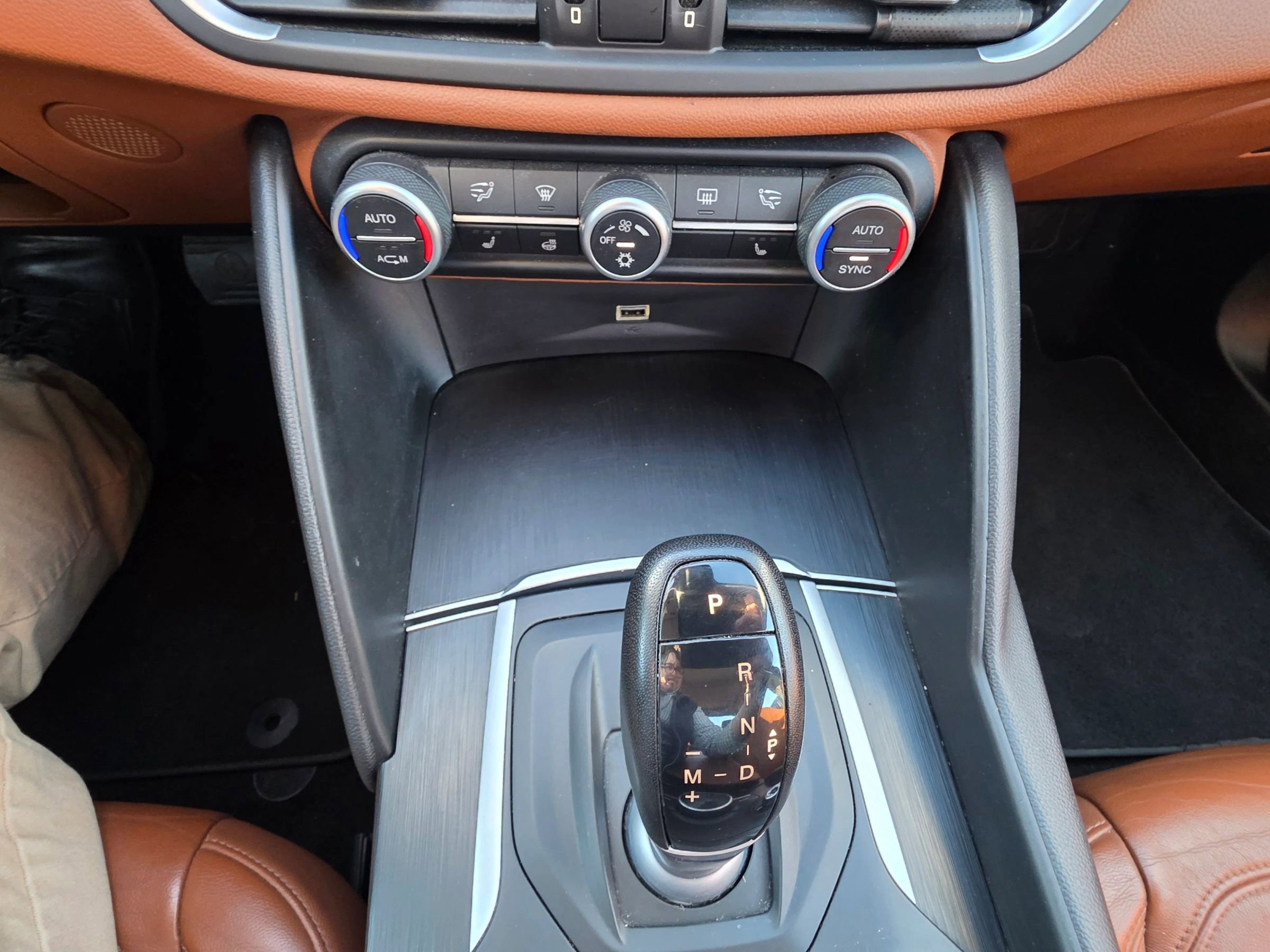 Used 2017 Alfa Romeo Giulia AWD image 12