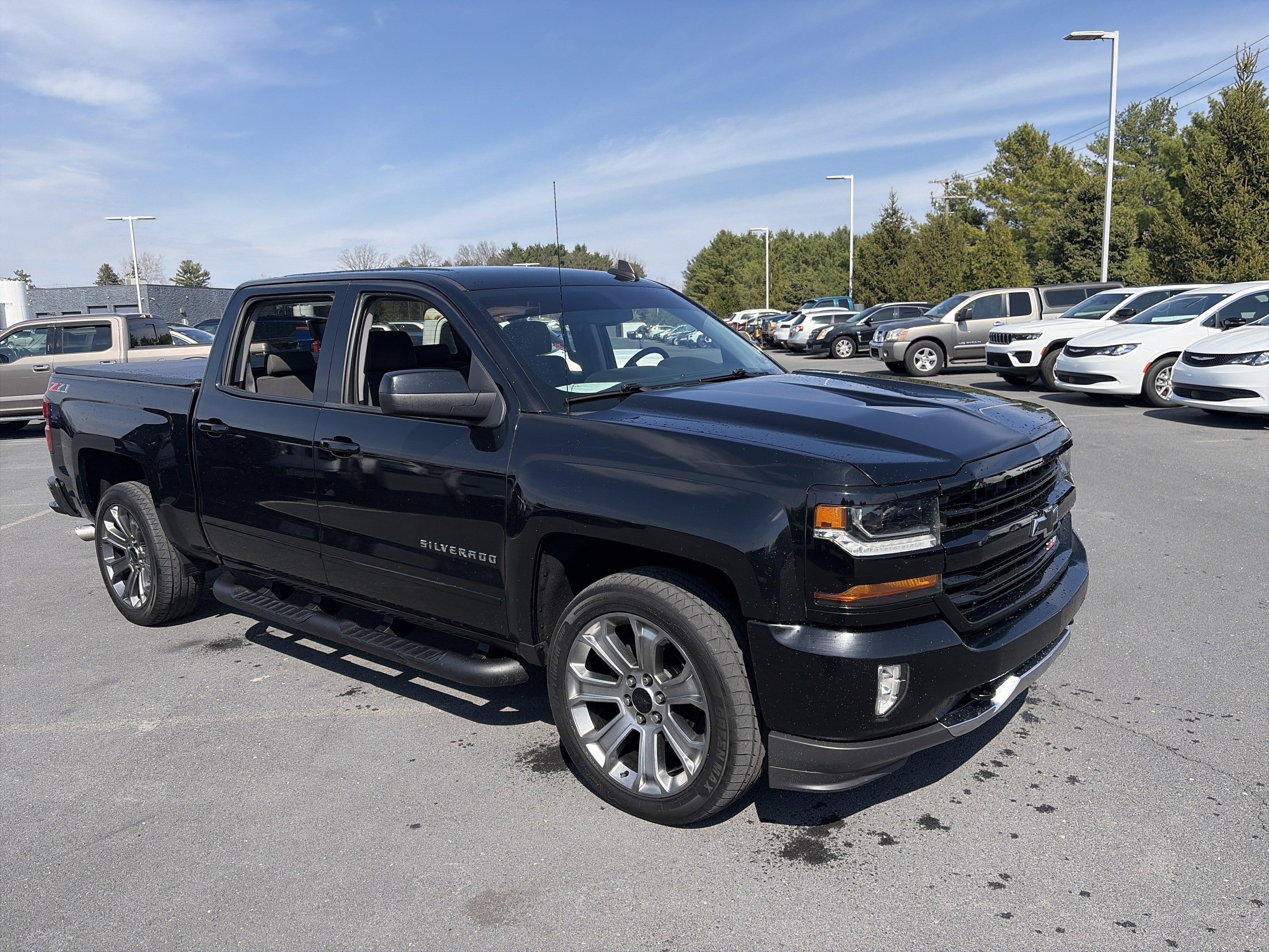 Used 2018 Chevrolet Silverado 1500 LT w/ All Star Edition image 3