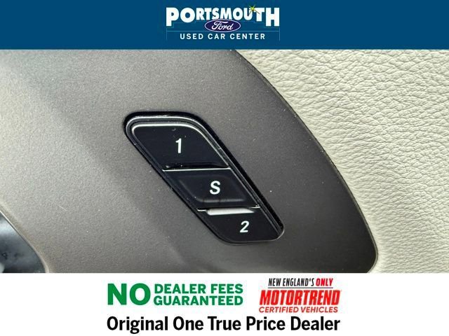 Used 2024 Chrysler Pacifica Touring-L image 25