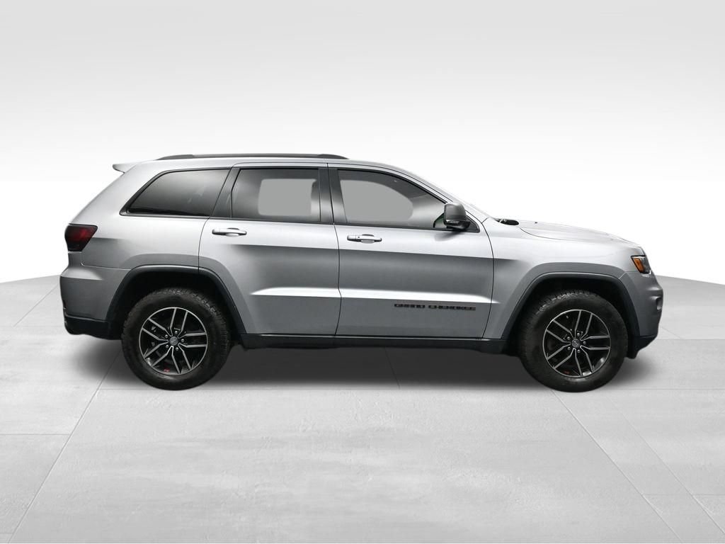 Used 2018 Jeep Grand Cherokee Trailhawk w/ Trailhawk Luxury Group AWD/4WD image 6