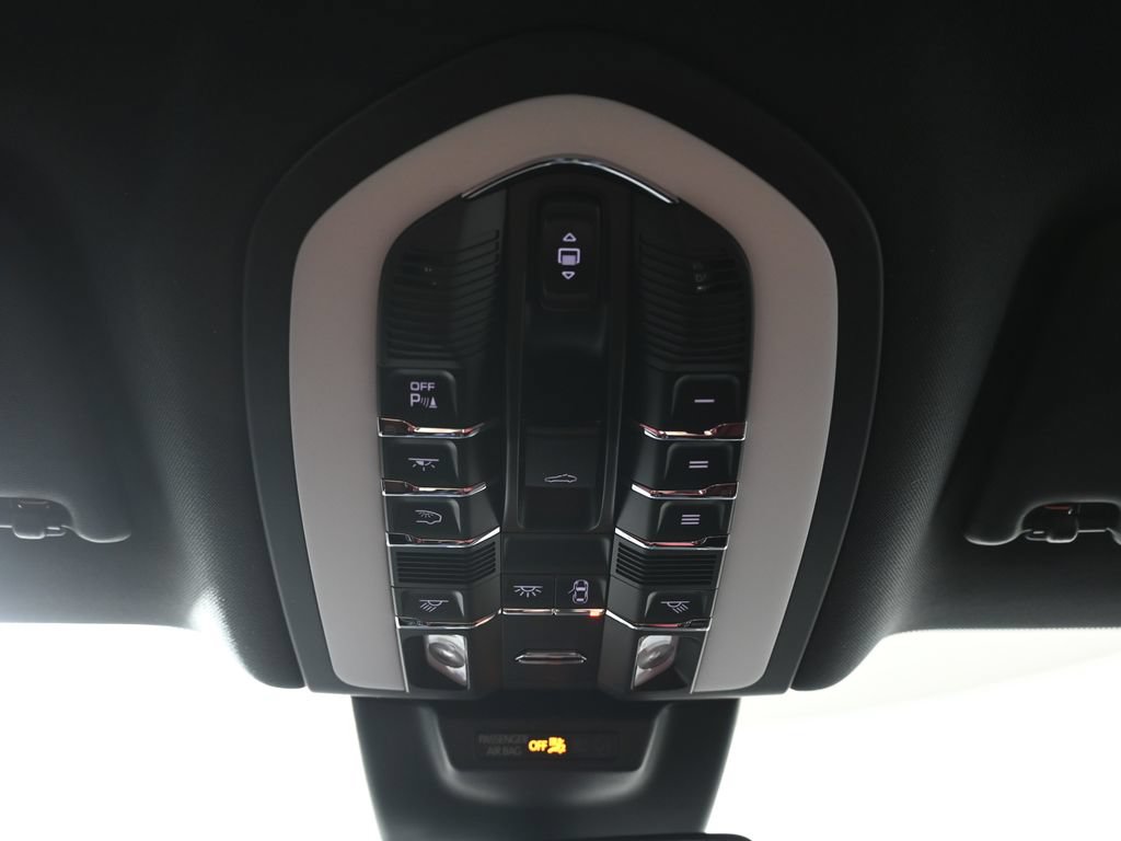 Used 2026 Porsche Macan AWD/4WD image 21
