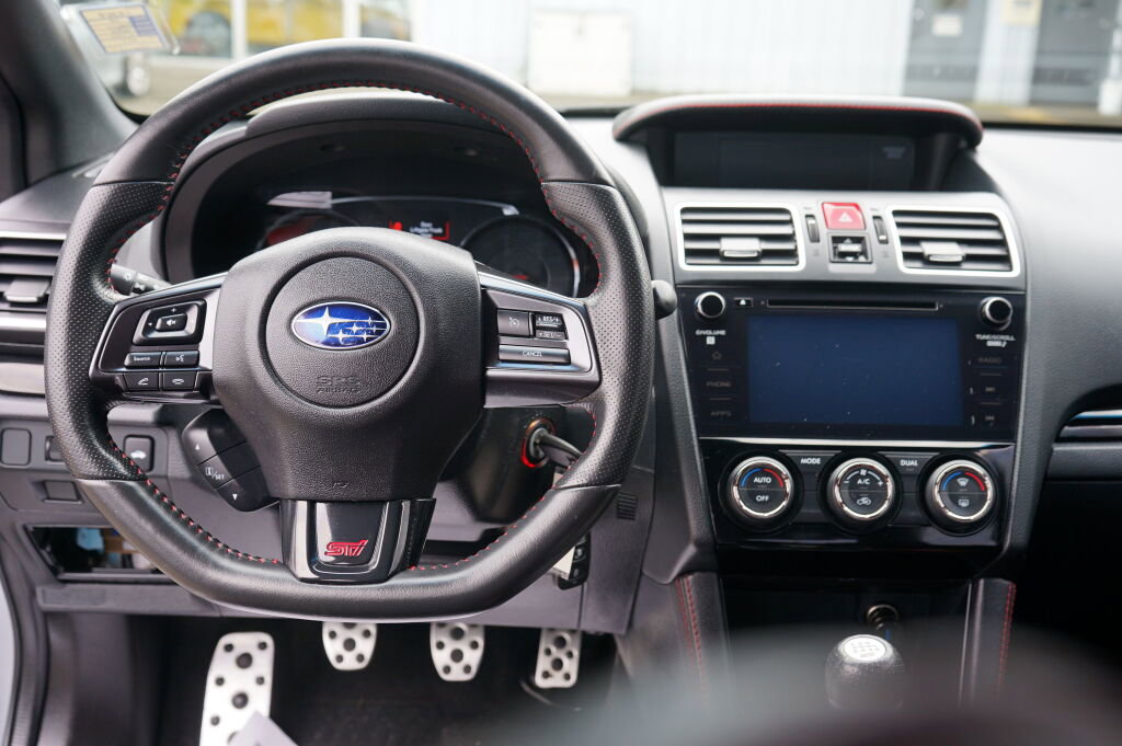Used 2019 Subaru WRX STI AWD/4WD image 15
