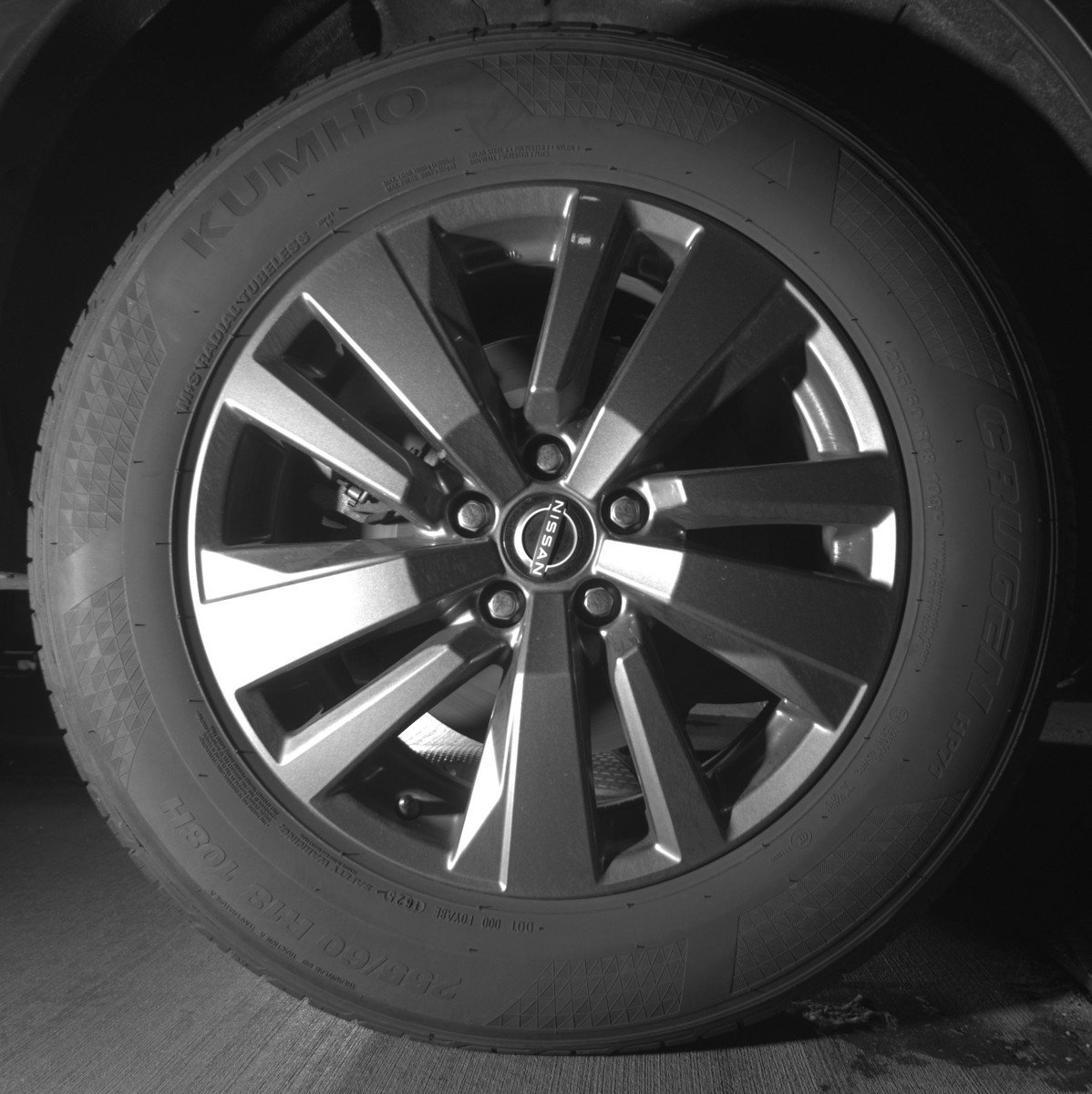 Used 2025 Nissan Pathfinder SV image 15