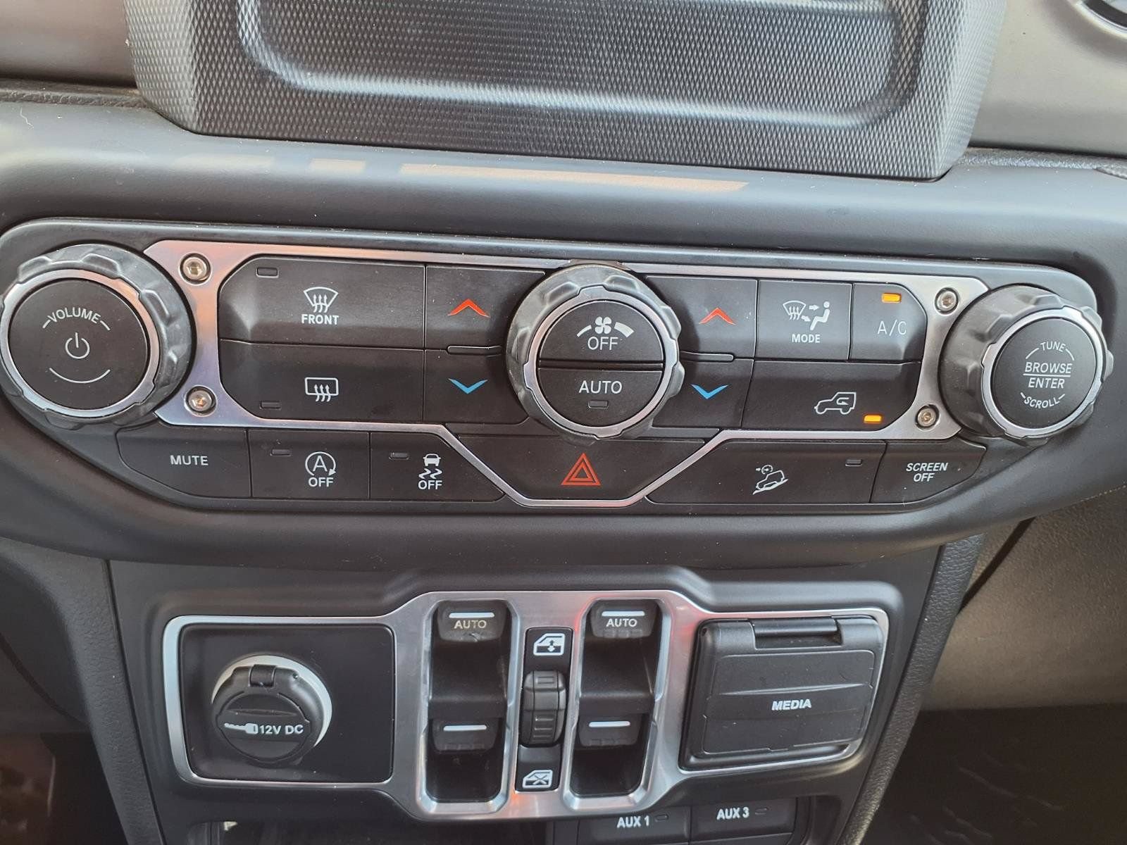 Used 2019 Jeep Wrangler Unlimited Sport S AWD/4WD image 24