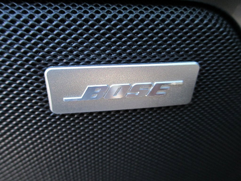 New 2026 GMC Sierra 1500 SLT w/ SLT Convenience Package image 15