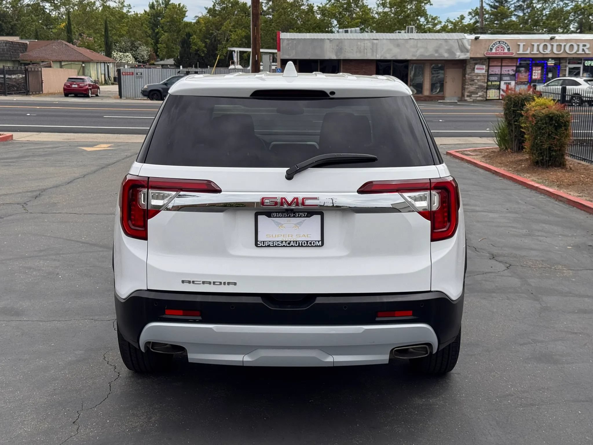 Used 2022 GMC Acadia SLE FWD image 5