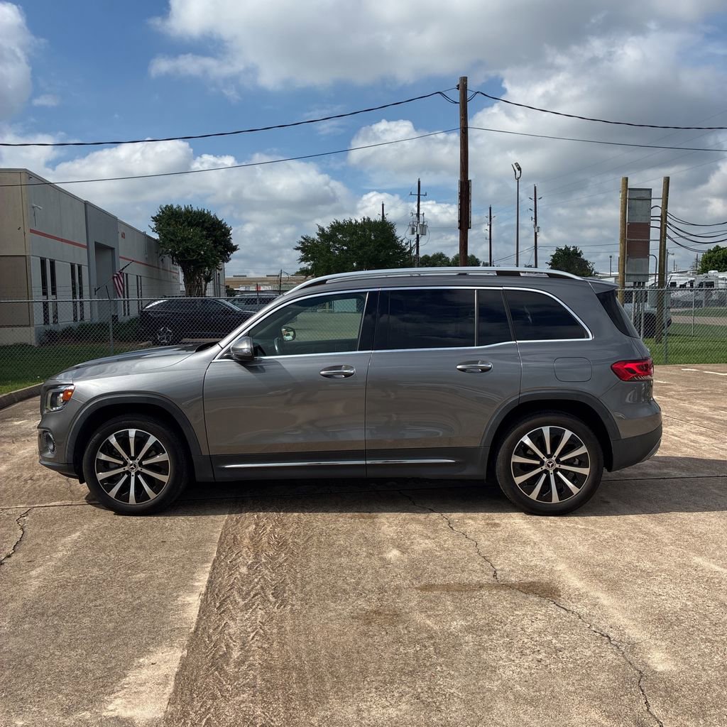 Used 2023 Mercedes-Benz GLB 250 4MATIC w/ Premium Package image 8