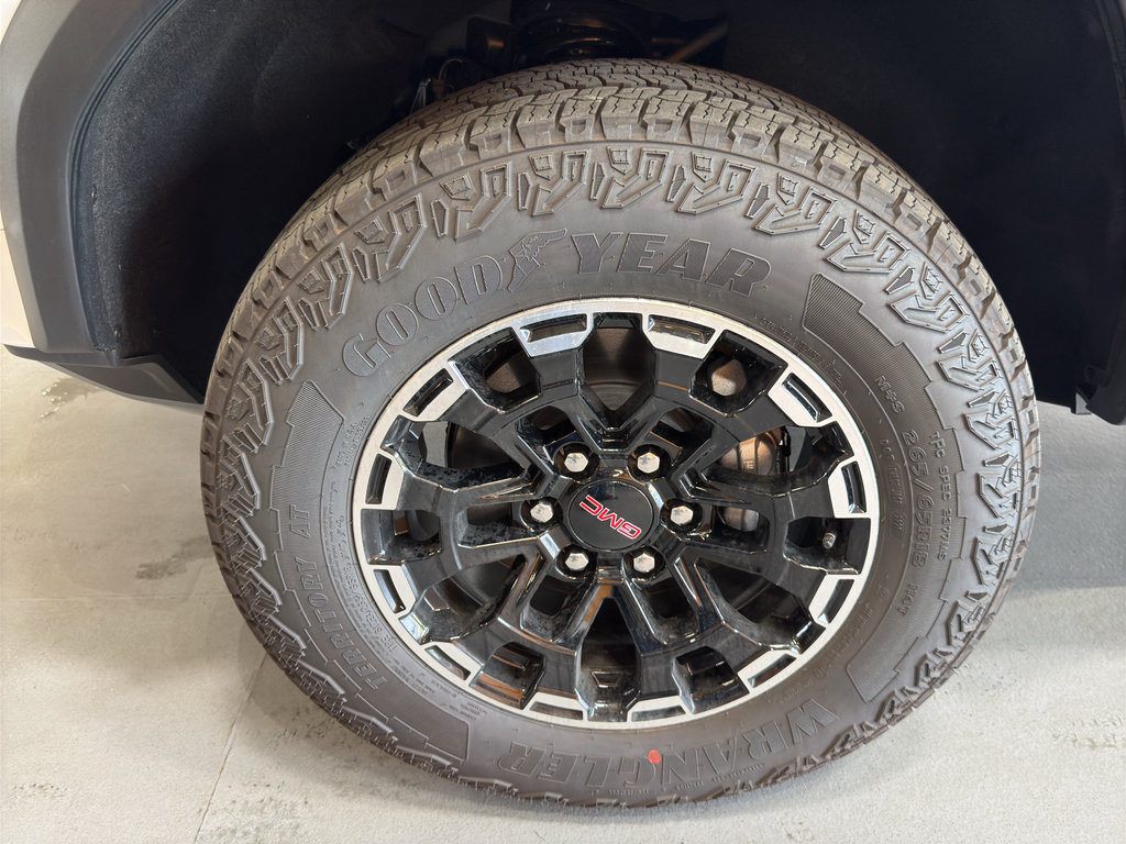 New 2026 GMC Canyon AT4 w/ Technology Plus Package AWD/4WD image 9