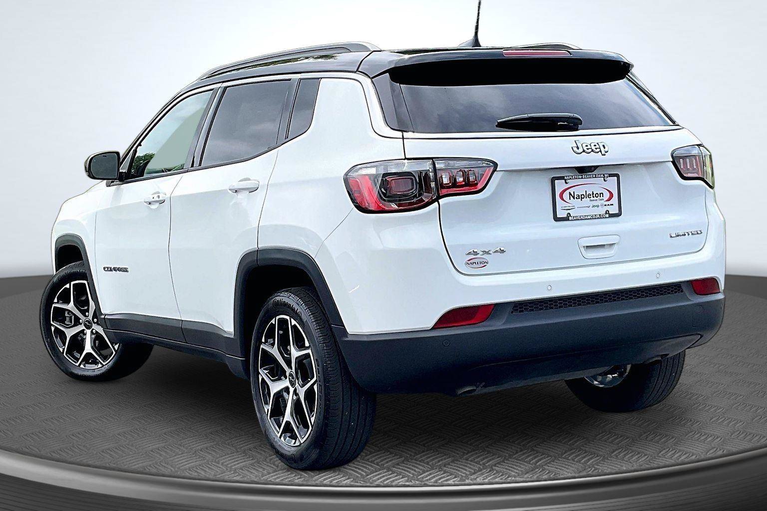 Used 2025 Jeep Compass Limited AWD/4WD image 14
