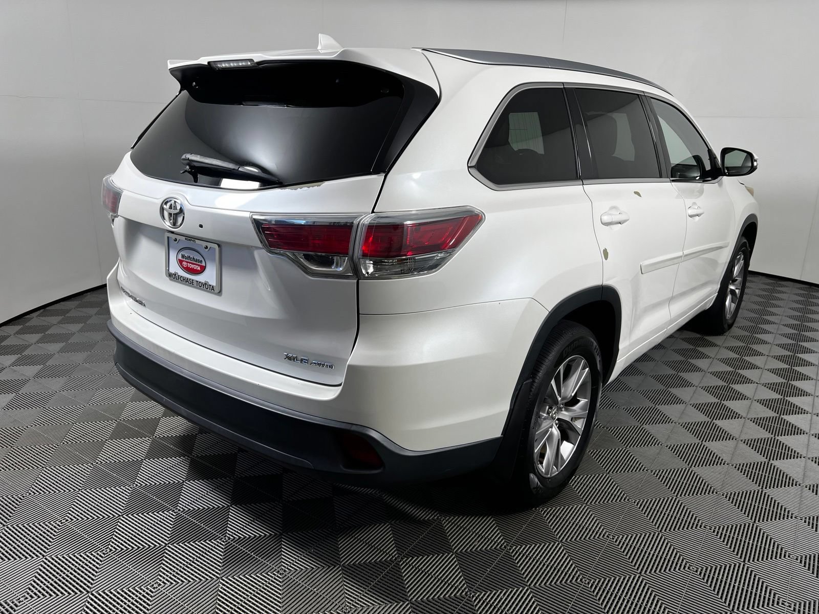 Used 2015 Toyota Highlander XLE AWD/4WD image 5