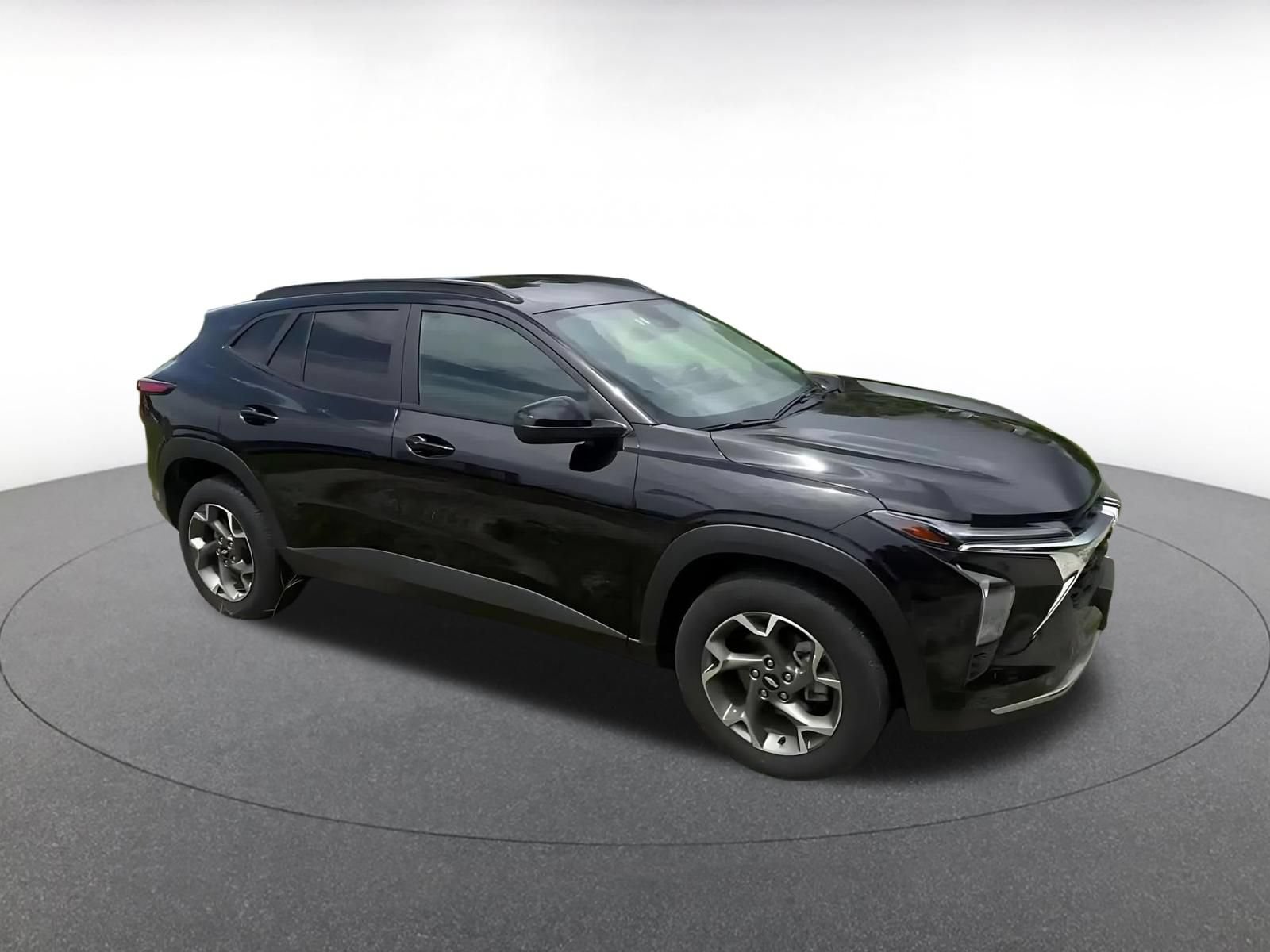 Used 2025 Chevrolet Trax LT w/ LT Convenience Package FWD video 2