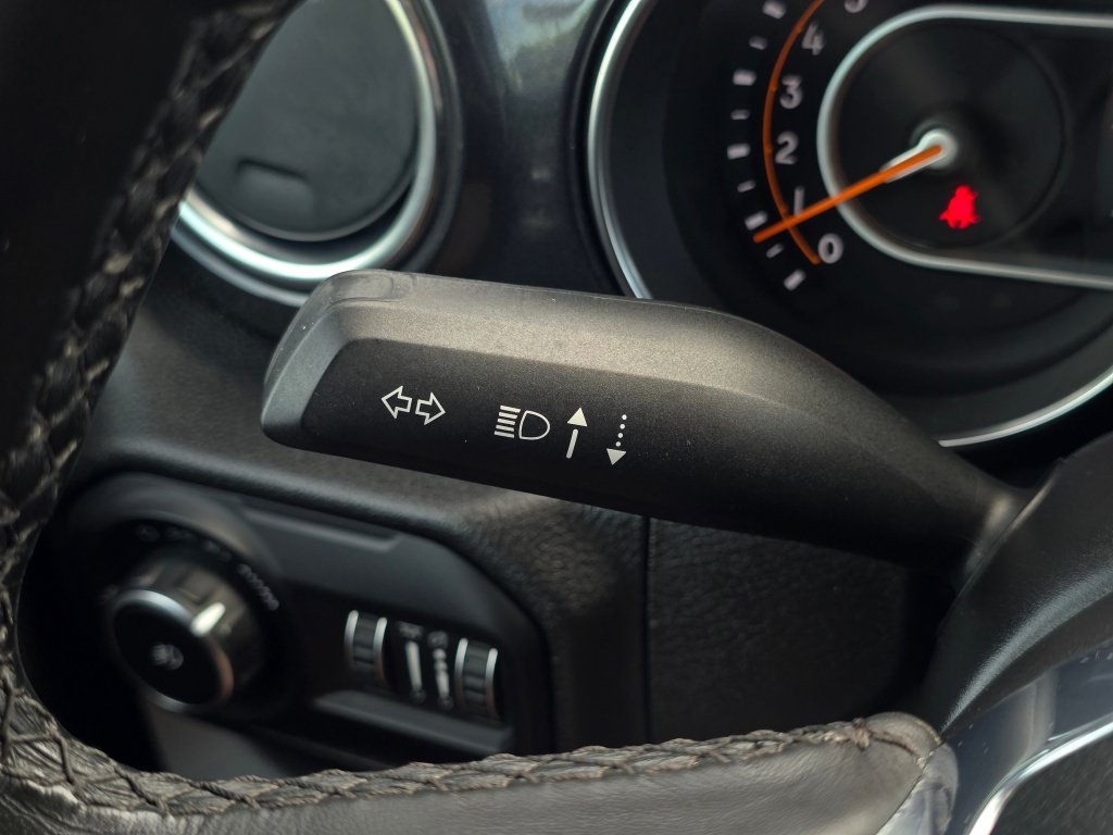 Used 2022 Jeep Wrangler Unlimited Sahara AWD/4WD image 43