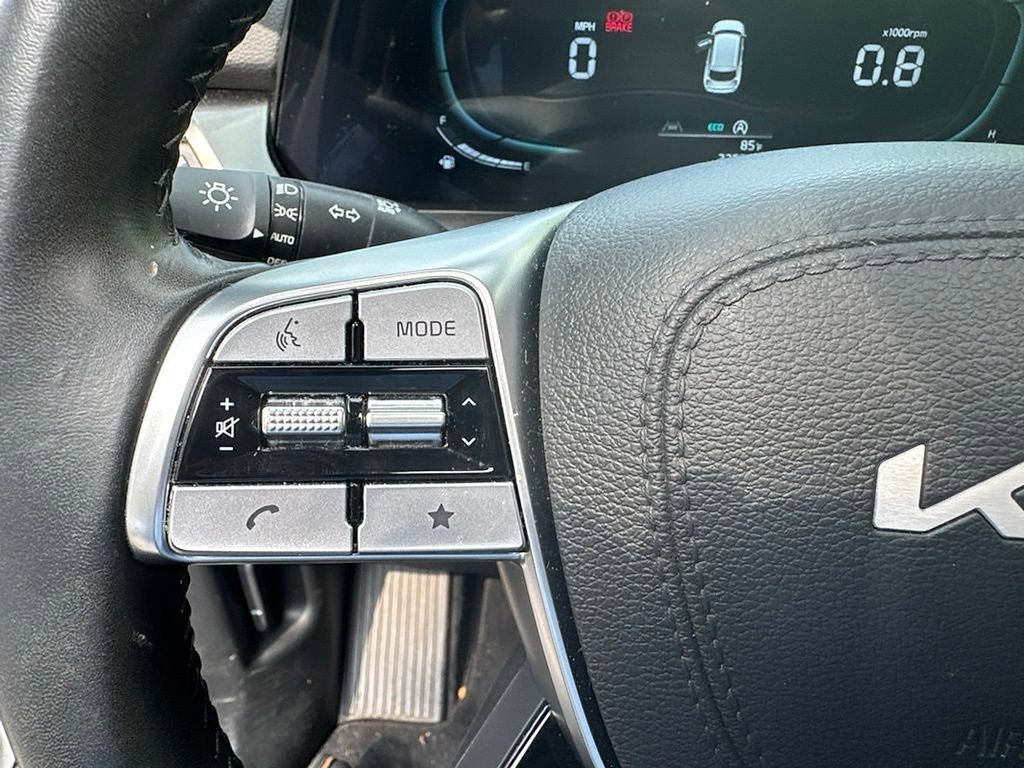 Used 2025 Kia Telluride S FWD image 13