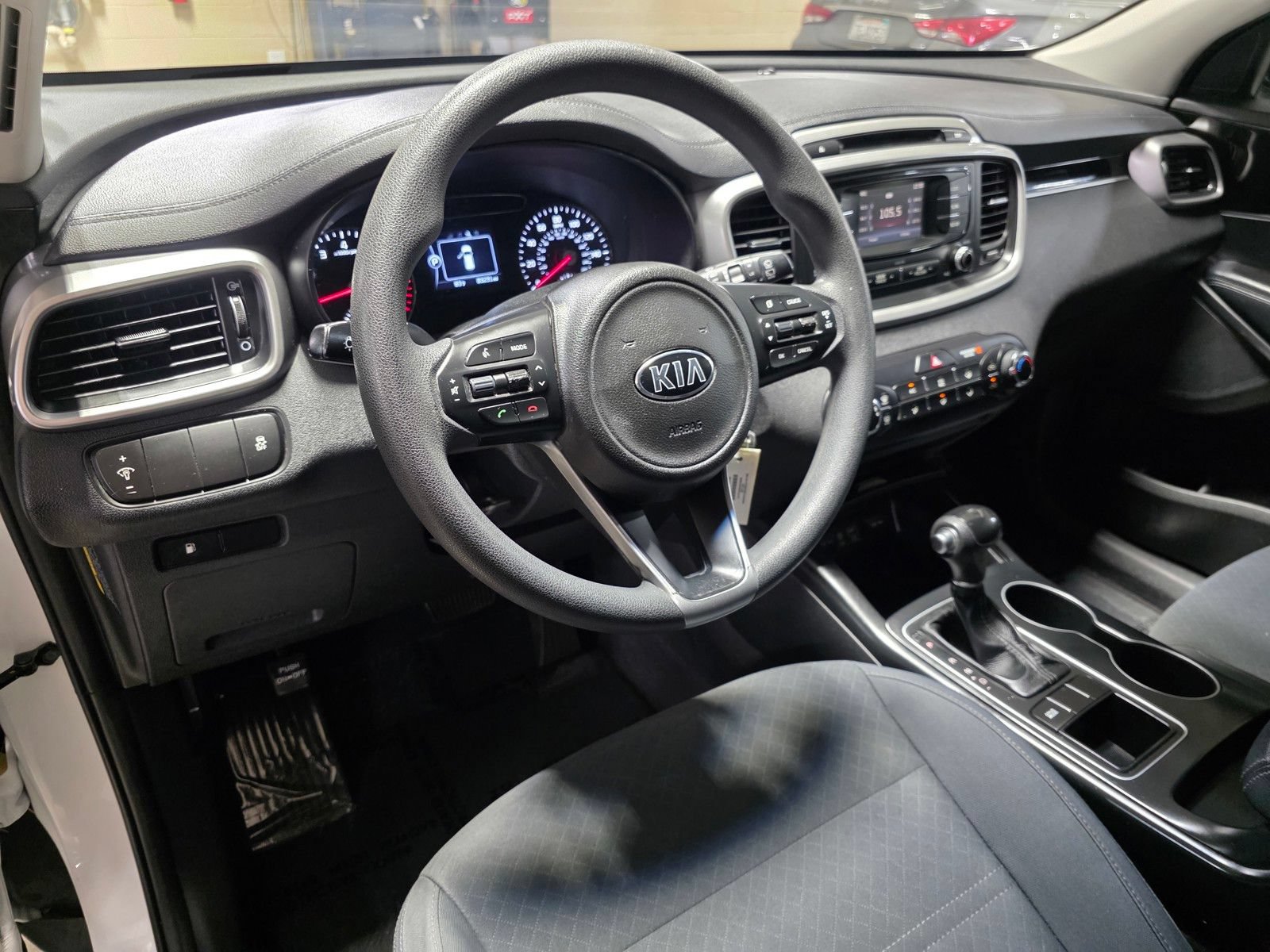 Used 2017 Kia Sorento LX FWD image 25