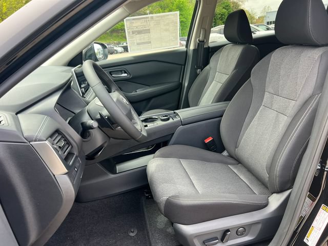 New 2026 Nissan Rogue SV w/ Cold Weather Package AWD/4WD image 4