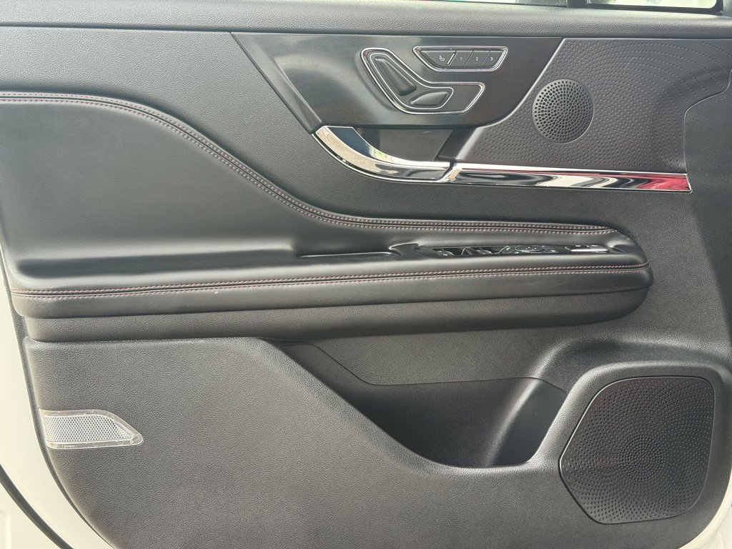 Used 2023 Lincoln Corsair Reserve w/ Equipment Group 201A image 24