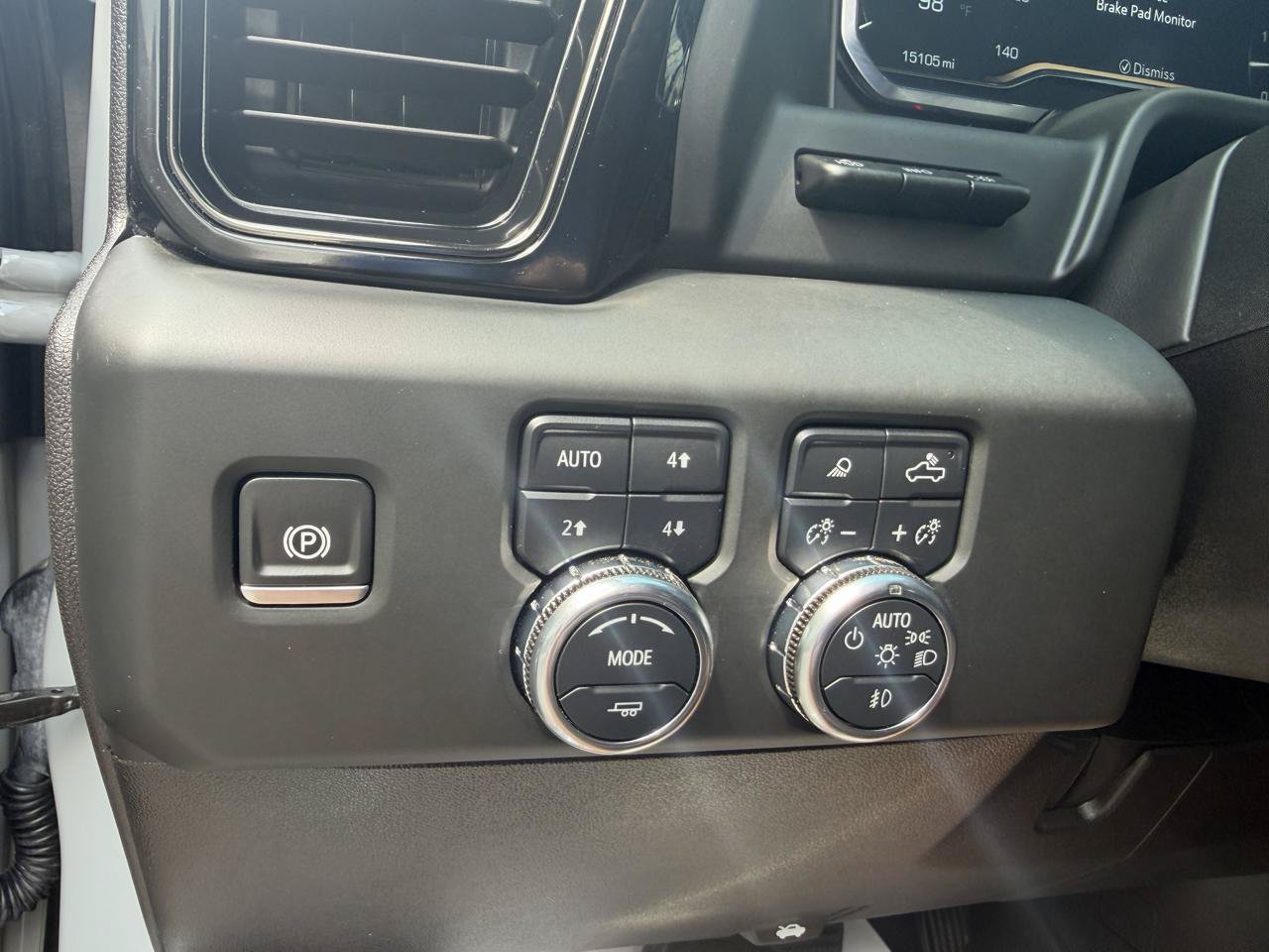 Used 2024 GMC Sierra 2500 AT4 w/ AT4 Premium Plus Package AWD/4WD image 21