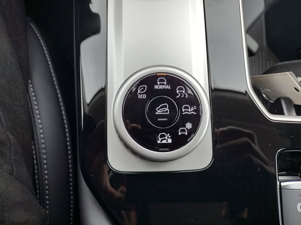 New 2026 Mitsubishi Outlander SE image 25