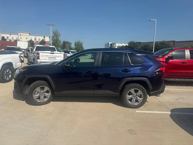 Used 2022 Toyota RAV4 XLE w/ Convenience Package FWD image 6