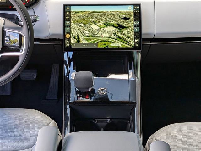 New 2025 Land Rover Range Rover Sport SE image 11