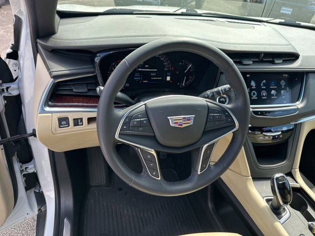 Used 2018 Cadillac XT5 Luxury w/ Driver Awareness Package AWD/4WD image 15