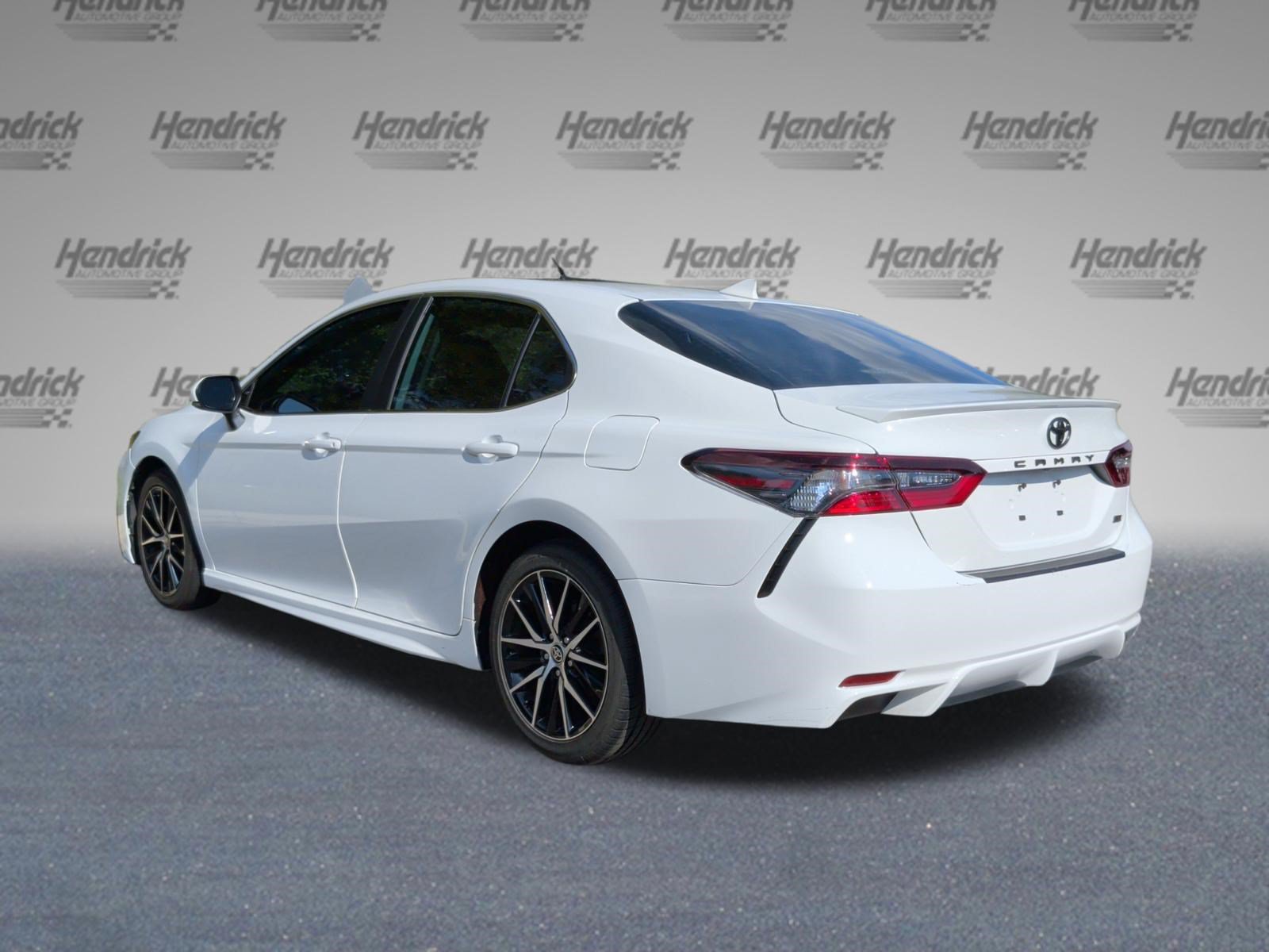 Used 2022 Toyota Camry SE w/ Carpet Mat Package (TMS) FWD image 9