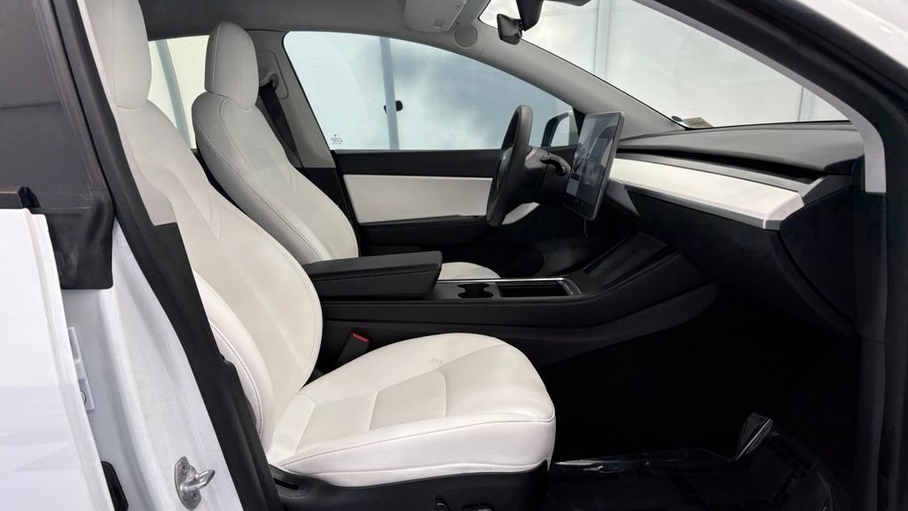 Used 2022 Tesla Model Y Performance AWD/4WD image 24