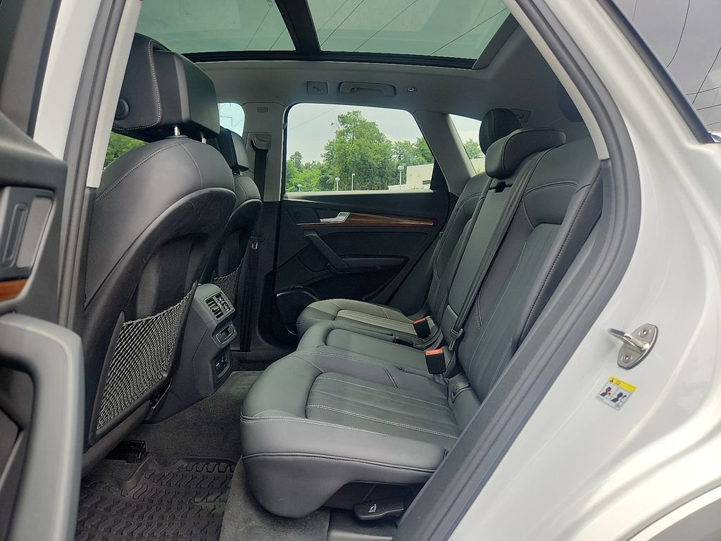 Used 2024 Audi Q5 Premium AWD/4WD image 10
