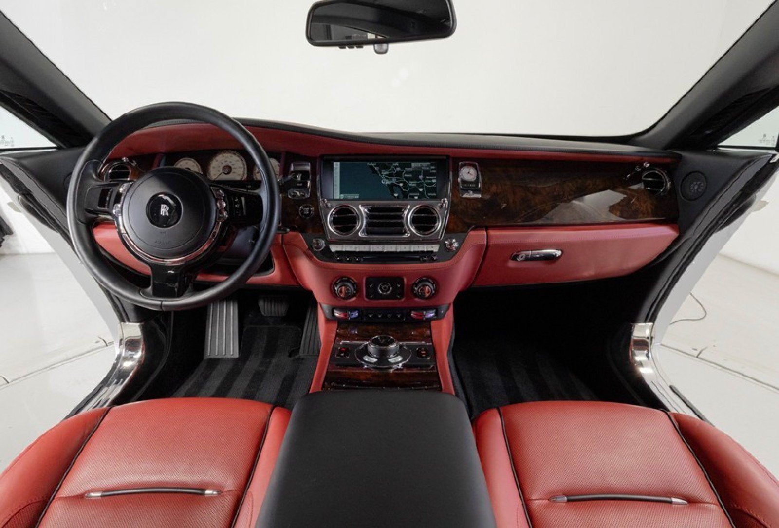Used 2016 Rolls-Royce Wraith RWD image 25