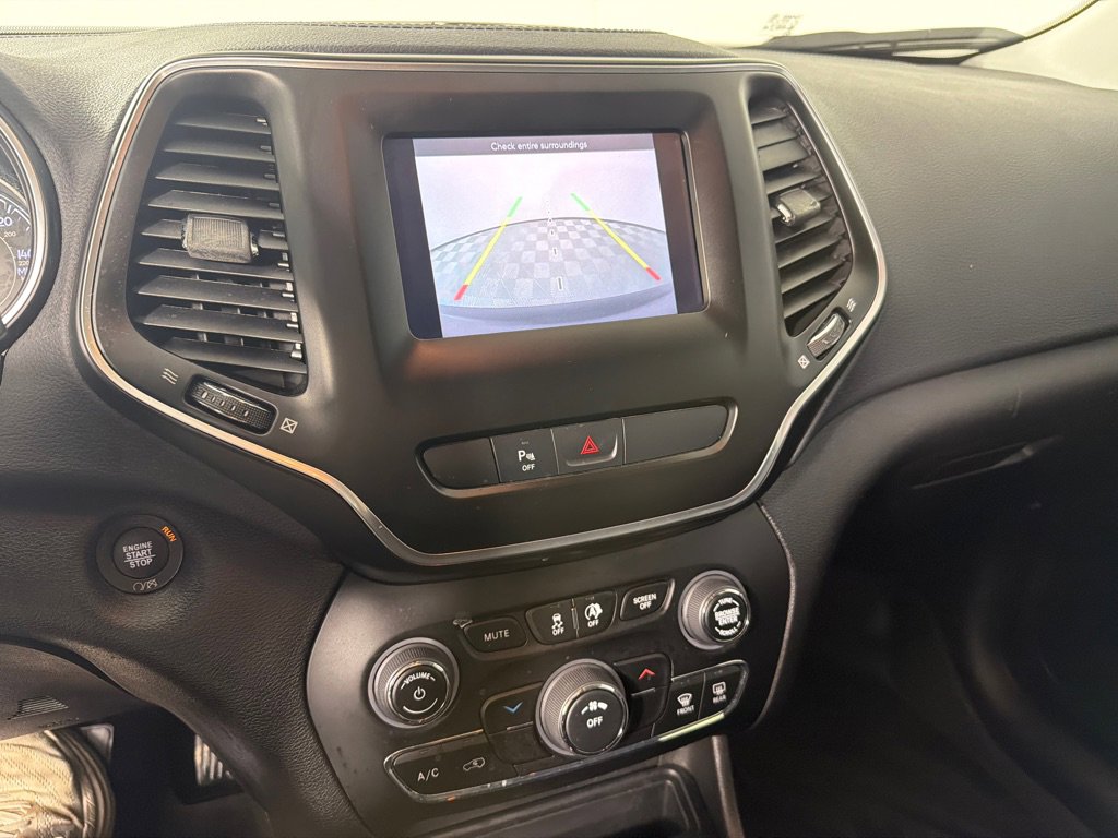 Used 2020 Jeep Cherokee Latitude Plus FWD image 17
