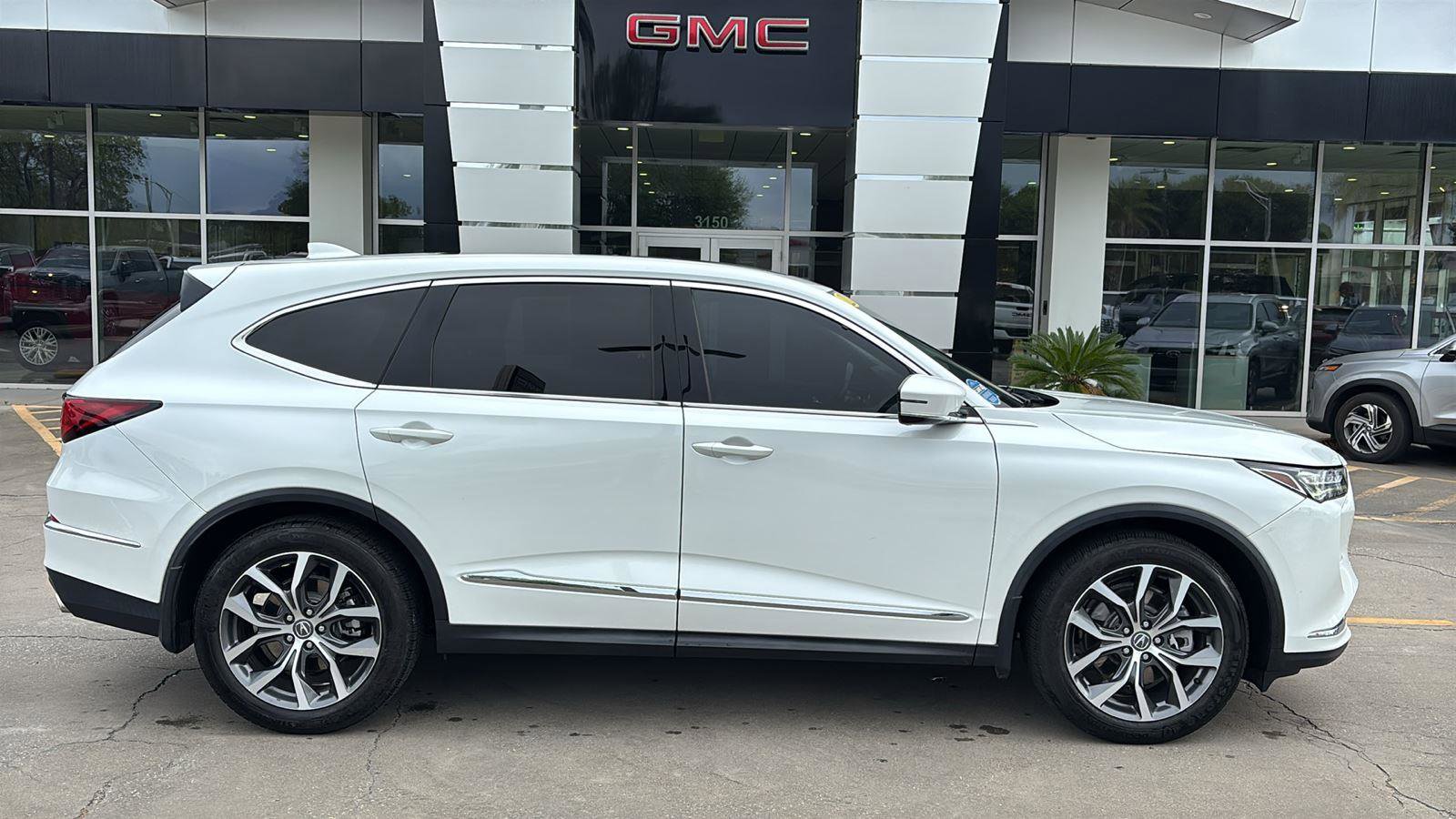 Used 2022 Acura MDX FWD w/ Technology Package image 8