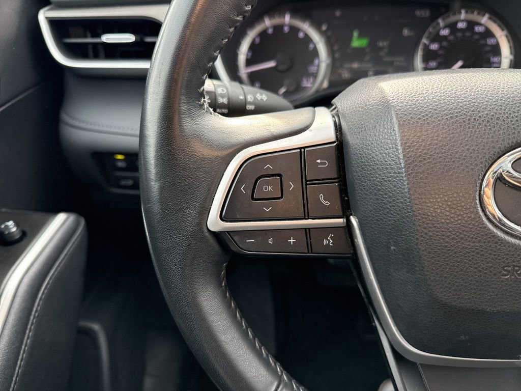 Used 2023 Toyota Highlander XLE image 10