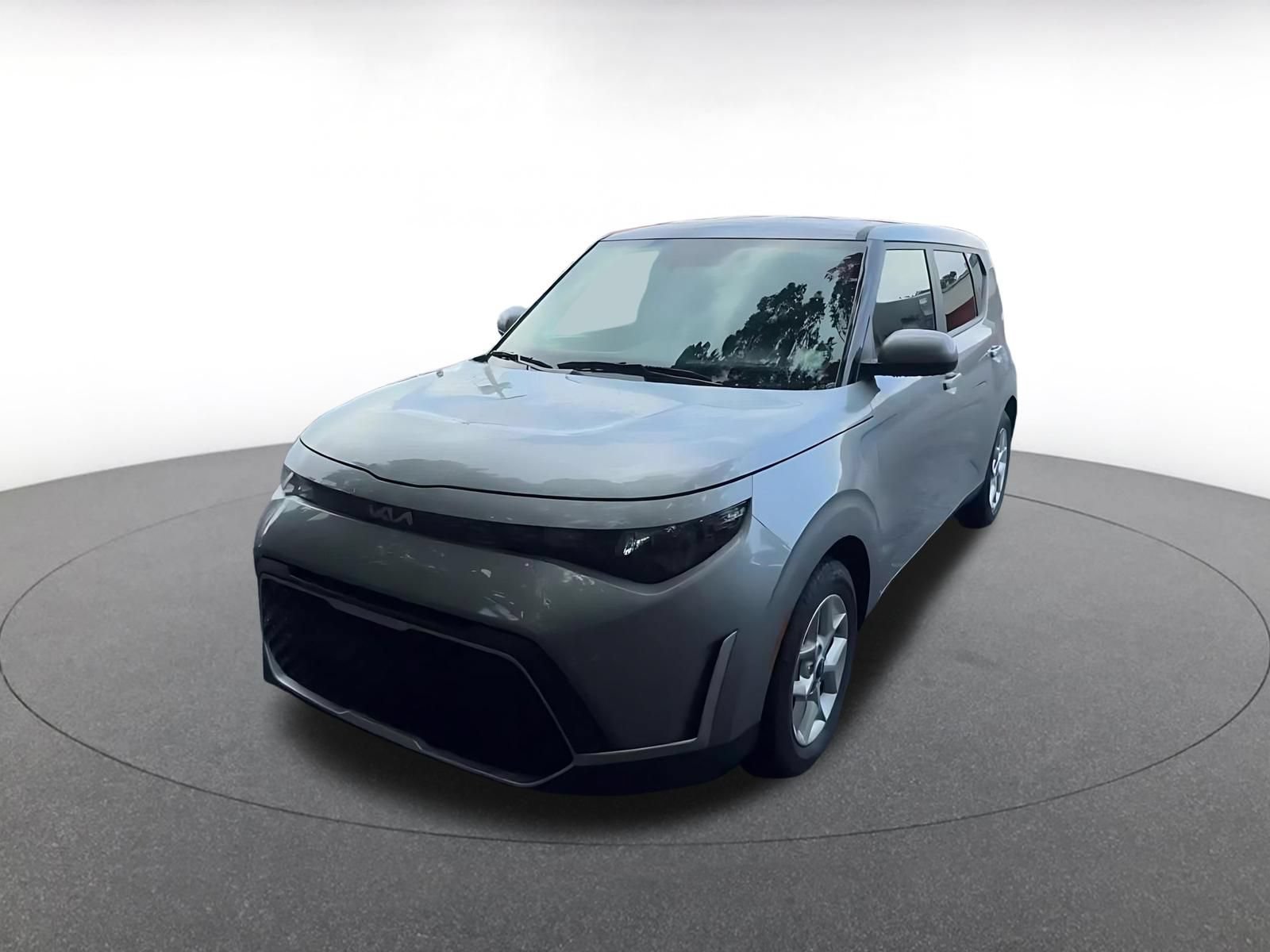Used 2025 Kia Soul LX w/ LX Technology Package FWD image 7