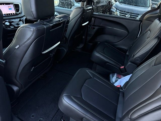 New 2026 Chrysler Pacifica Select image 20