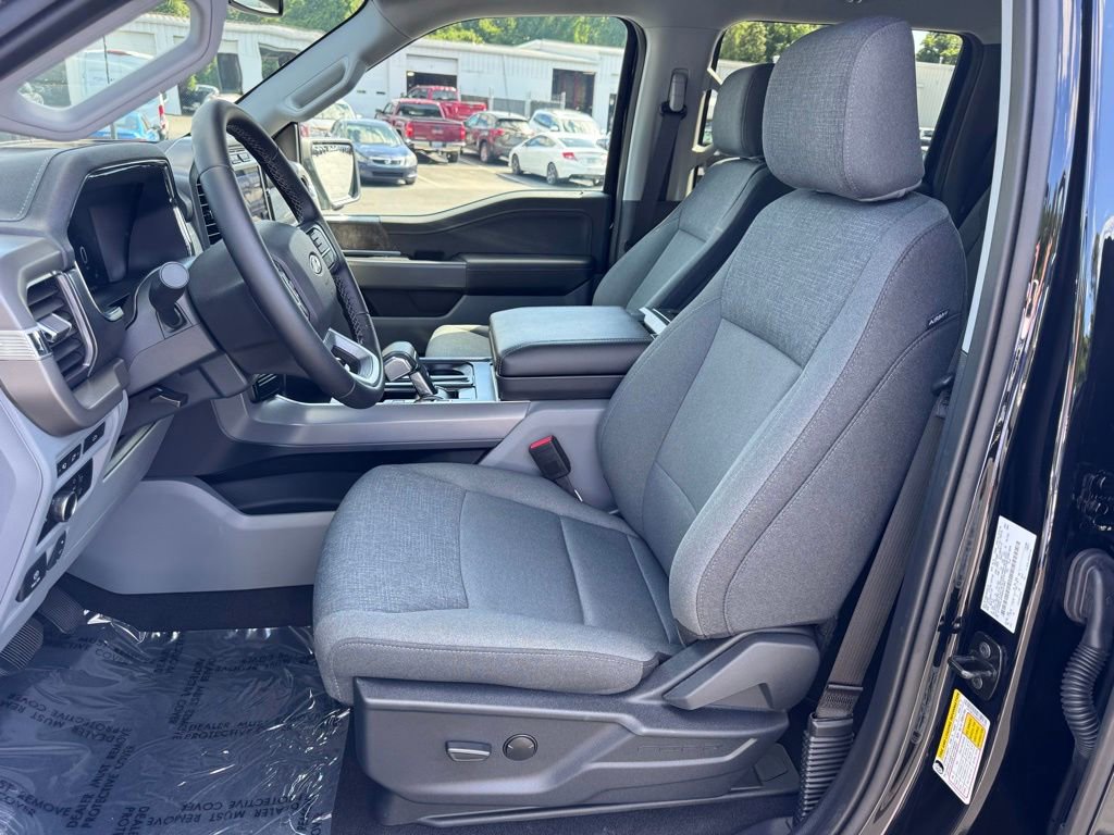 Used 2024 Ford F150 Lightning XLT AWD/4WD image 20
