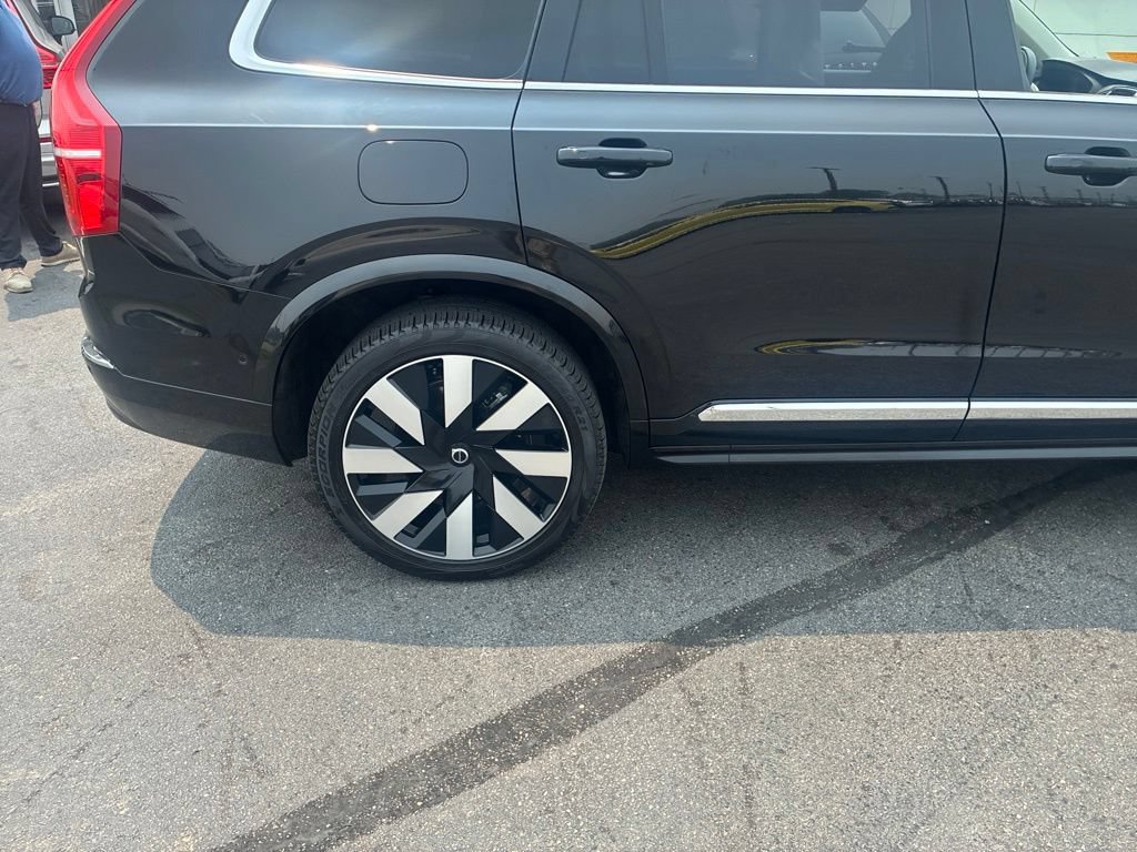 Used 2024 Volvo XC90 T8 Plus w/ Protection Package AWD/4WD image 3