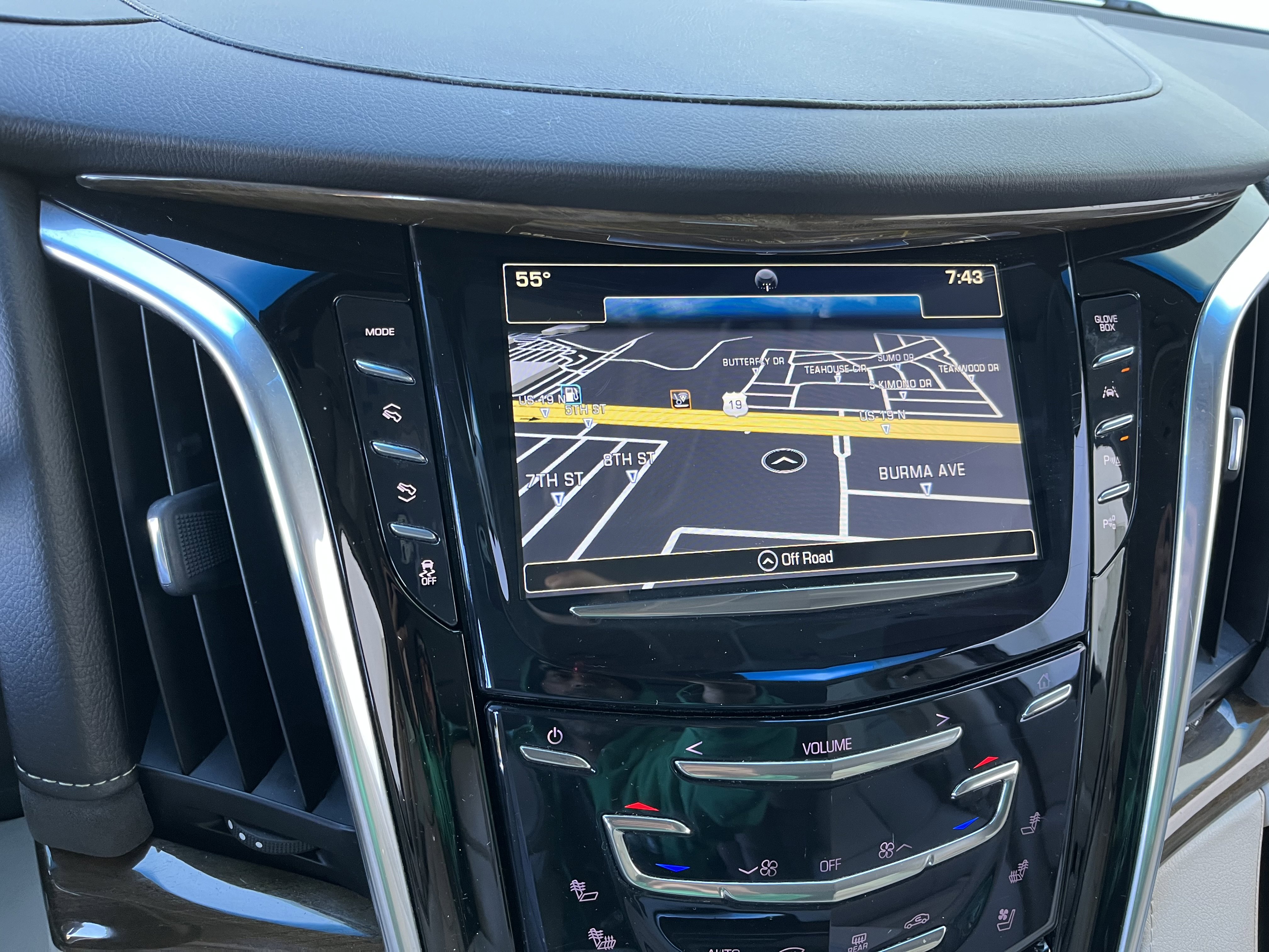 Used 2019 Cadillac Escalade Premium Luxury image 18