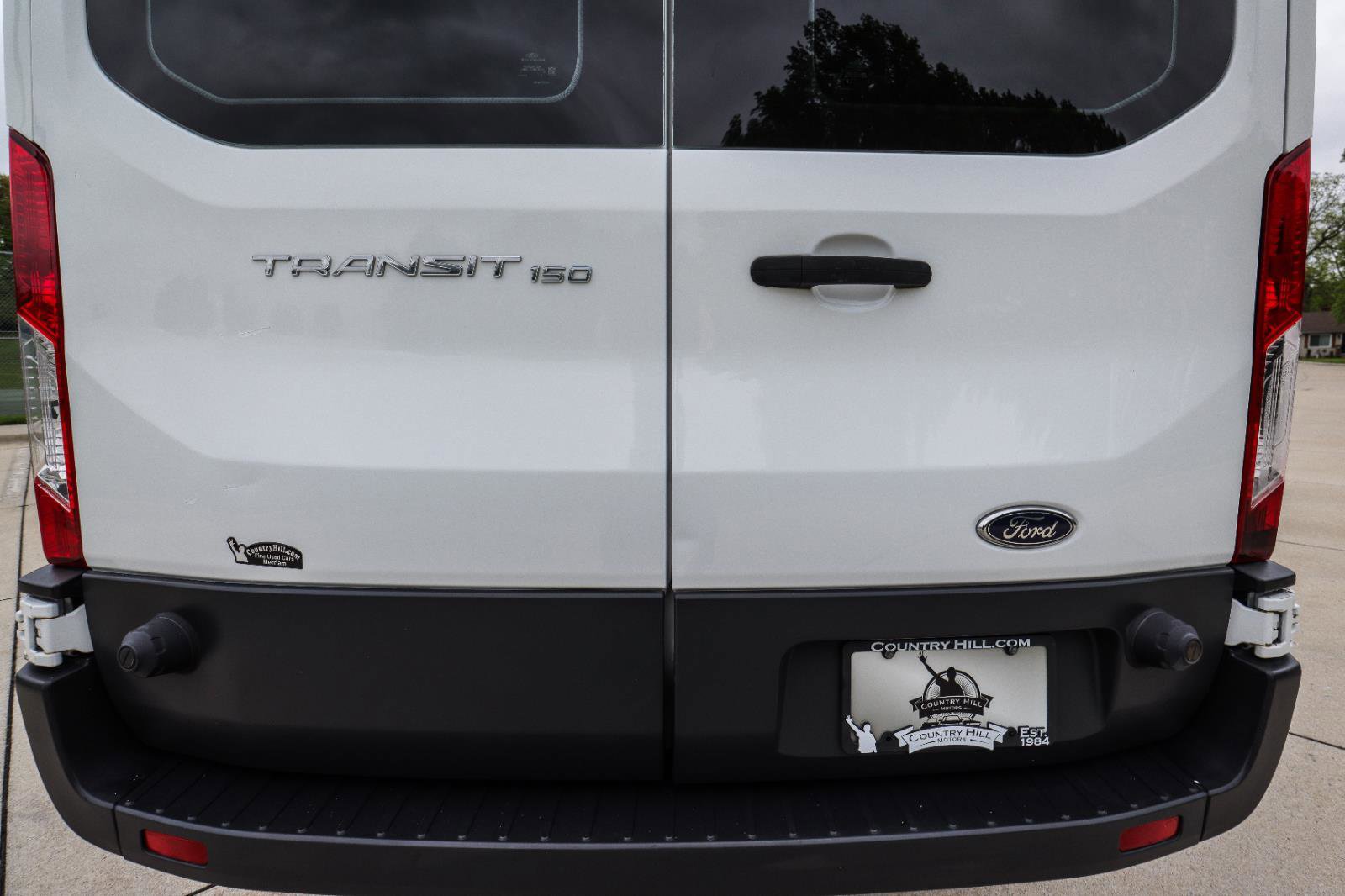 Used 2015 Ford Transit 150 148 Medium Roof RWD image 32