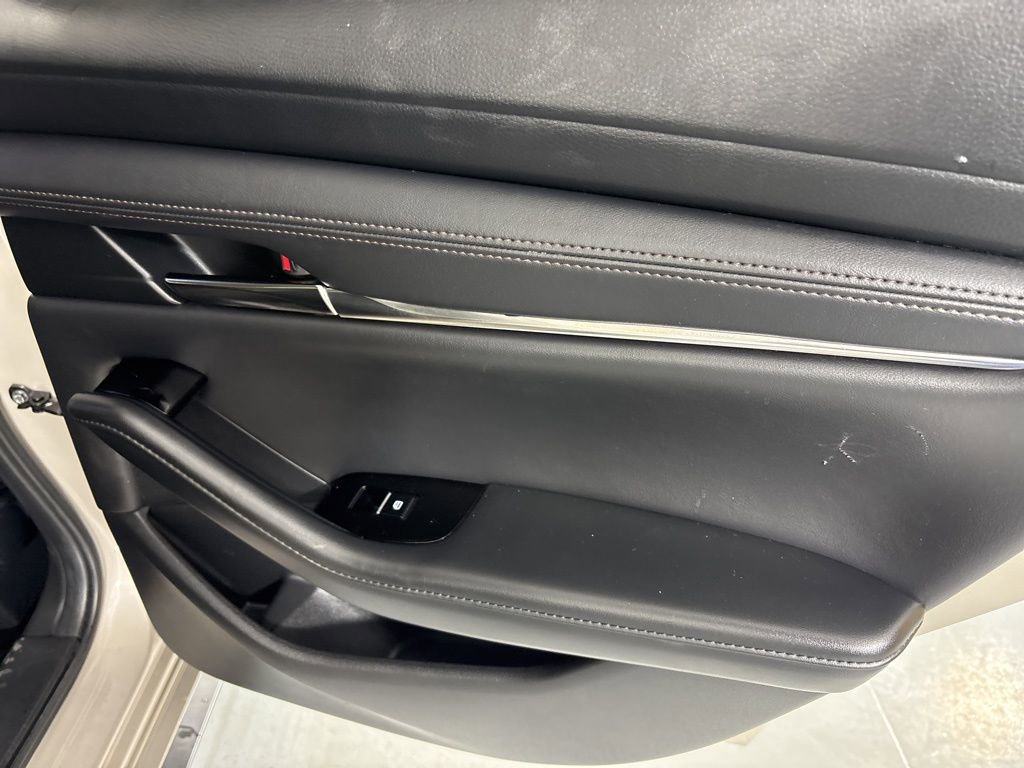 Used 2023 MAZDA MAZDA3 s FWD image 16
