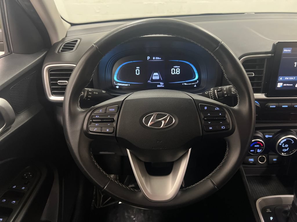 Used 2024 Hyundai Venue SEL FWD image 15