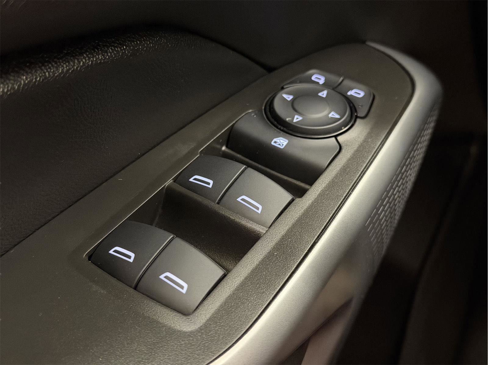 Certified 2025 Chevrolet Trax LS w/ LS Convenience Package image 37