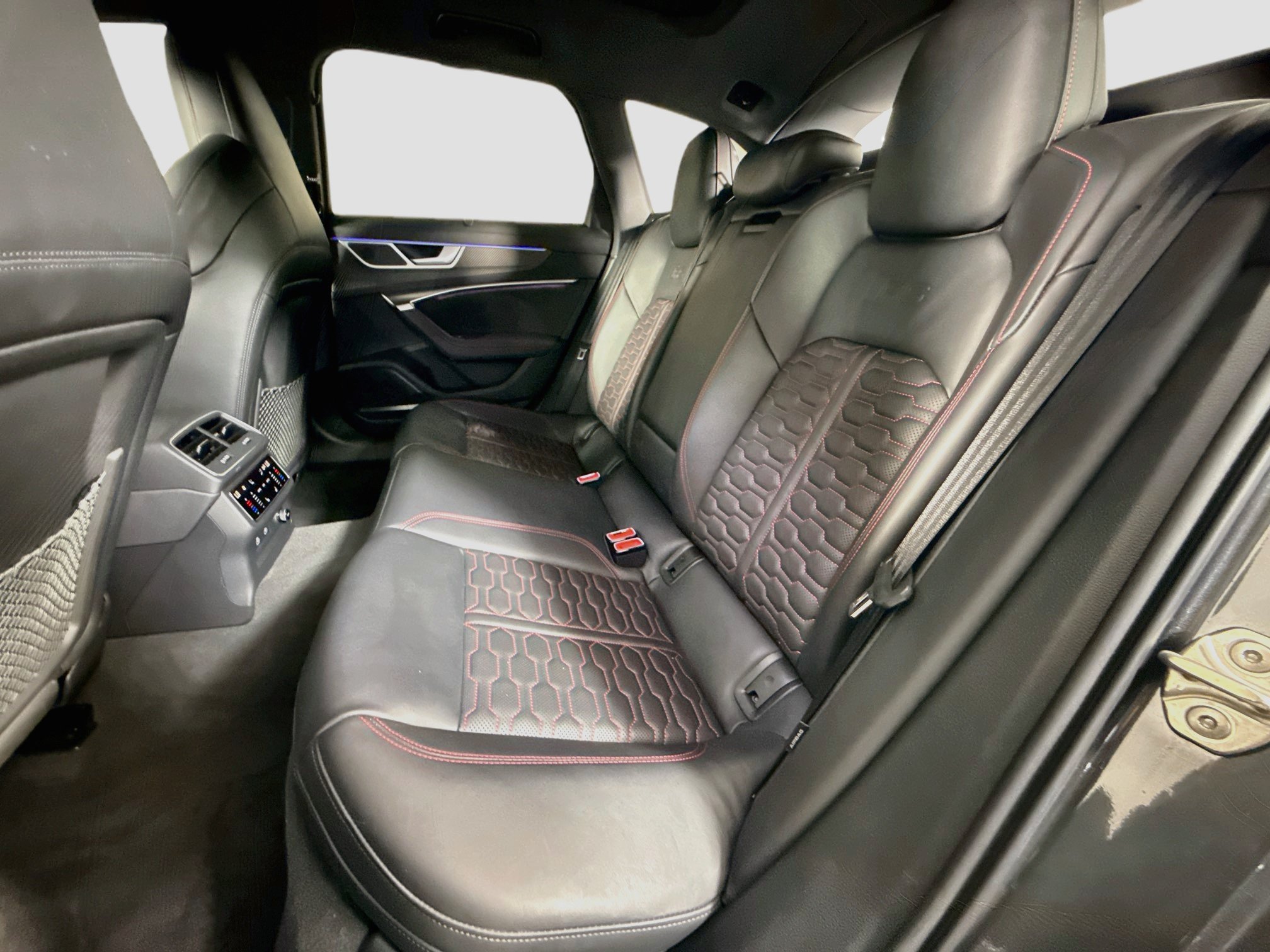 Used 2022 Audi RS 6 w/ Executive Package AWD/4WD image 25