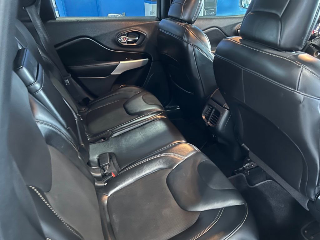 Used 2018 Jeep Cherokee Latitude Plus w/ Cold Weather Group image 13