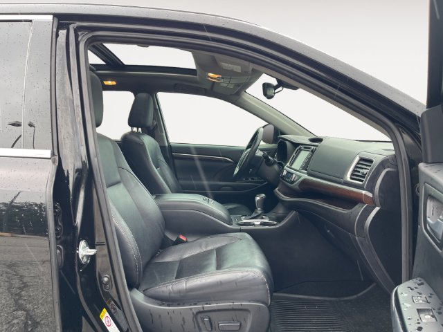 Used 2014 Toyota Highlander Limited Platinum AWD/4WD image 15